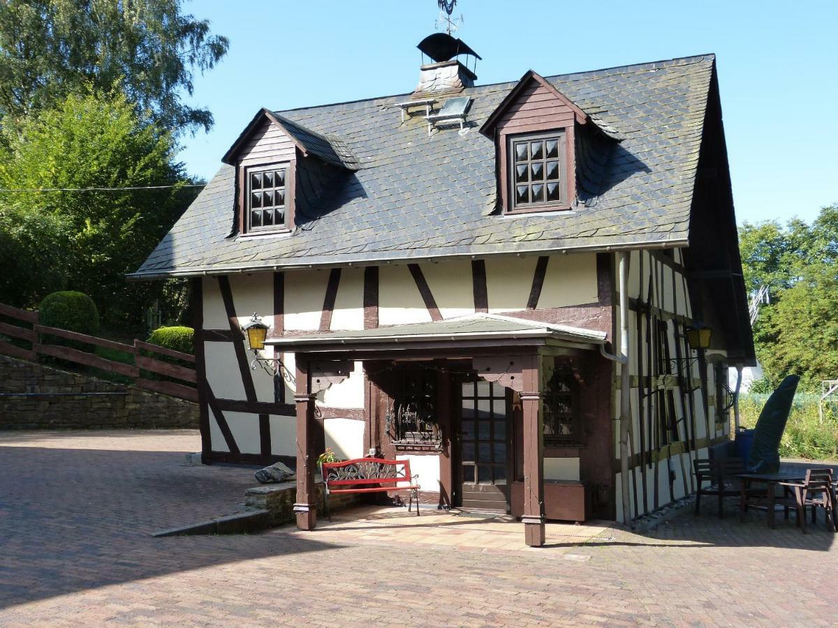 Вілла Gastehaus Eponada Weisel Екстер'єр фото