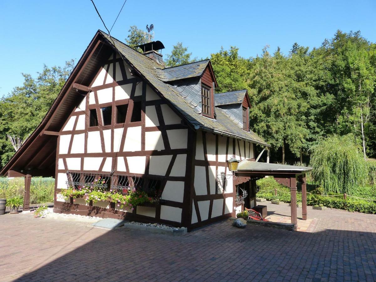 Вілла Gastehaus Eponada Weisel Екстер'єр фото